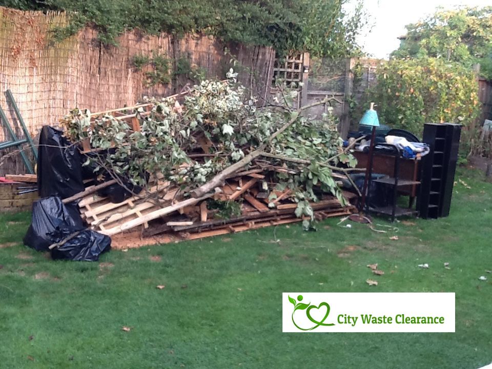 Garden Waste Removal London: Efficient, Eco-Friendly Solutions