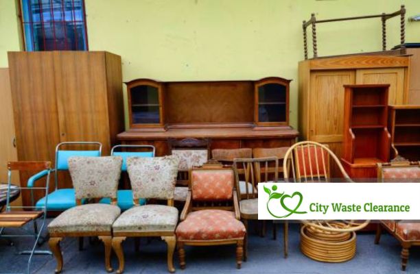 Old Furniture Clearance: Why Hiring The Professionals Is Best